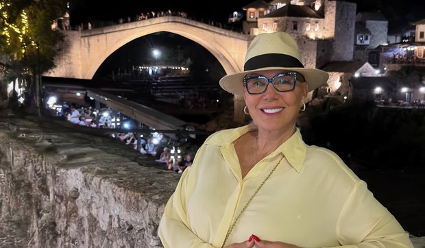Lepa Brena