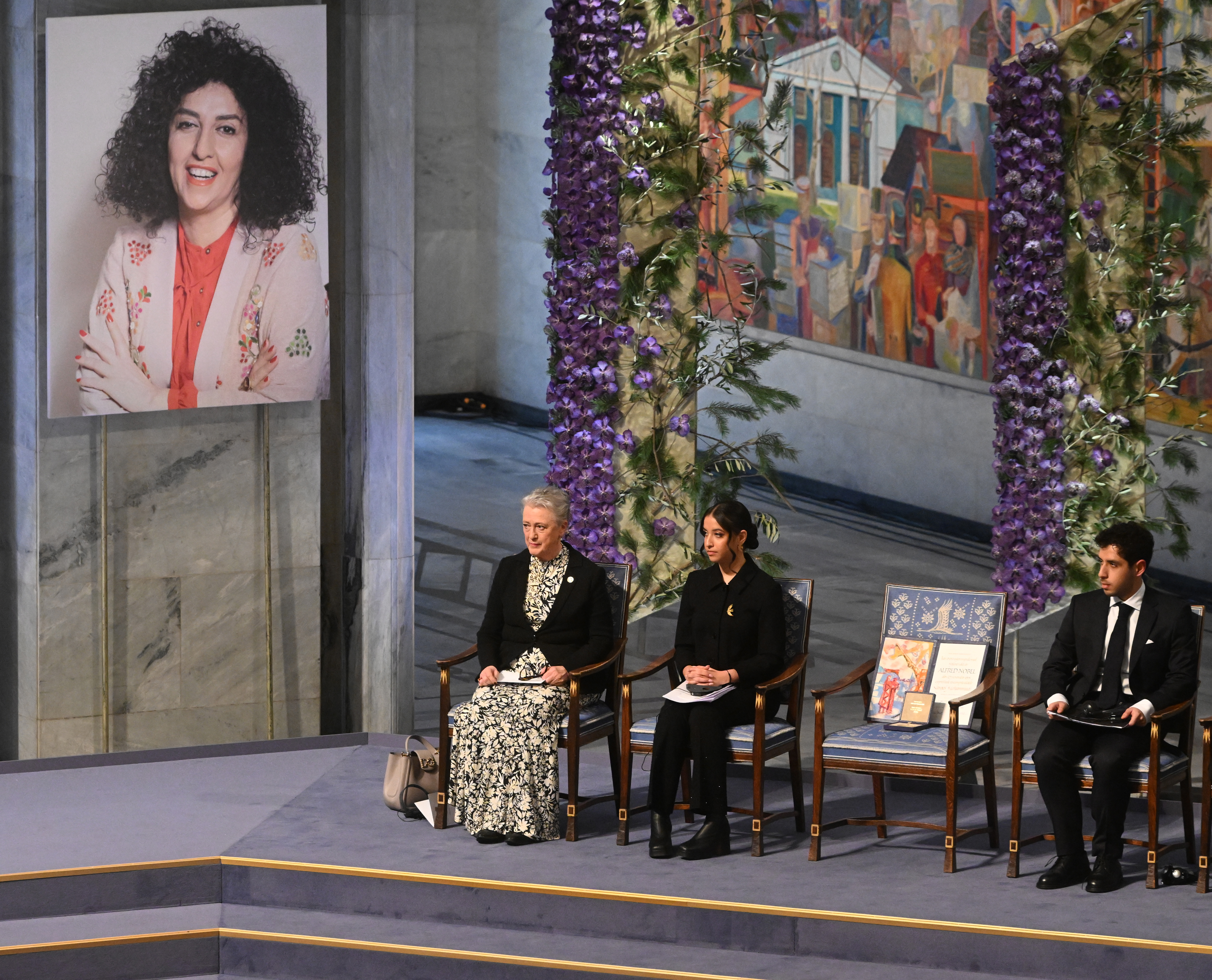 Irán amplía condena a la Nobel Mohammadi: dos años de exilio pese a su grave salud