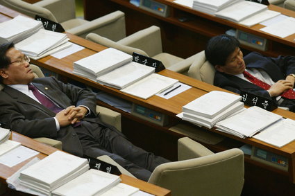 Mieszkańcy Korei Płd. są chronicznie przepracowani. Rząd skrócił więc tydzień pracy do… 52 godzin