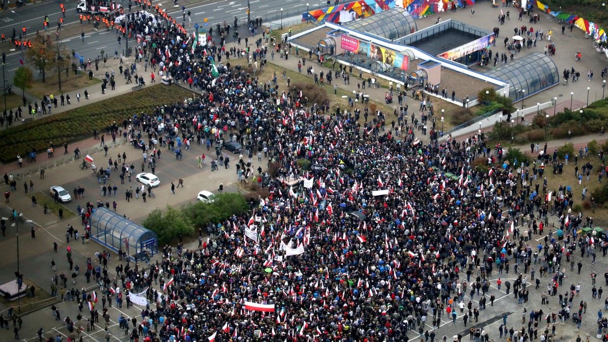 WARSZAWA UCHODŹCY PRZECIWNICY MARSZ ONR (marsz ONR)