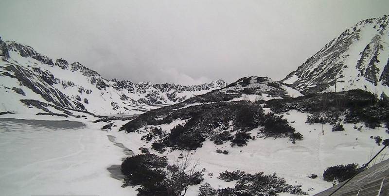 Zima wróciła w Tatry. W kolejnych dniach może przybywać śniegu