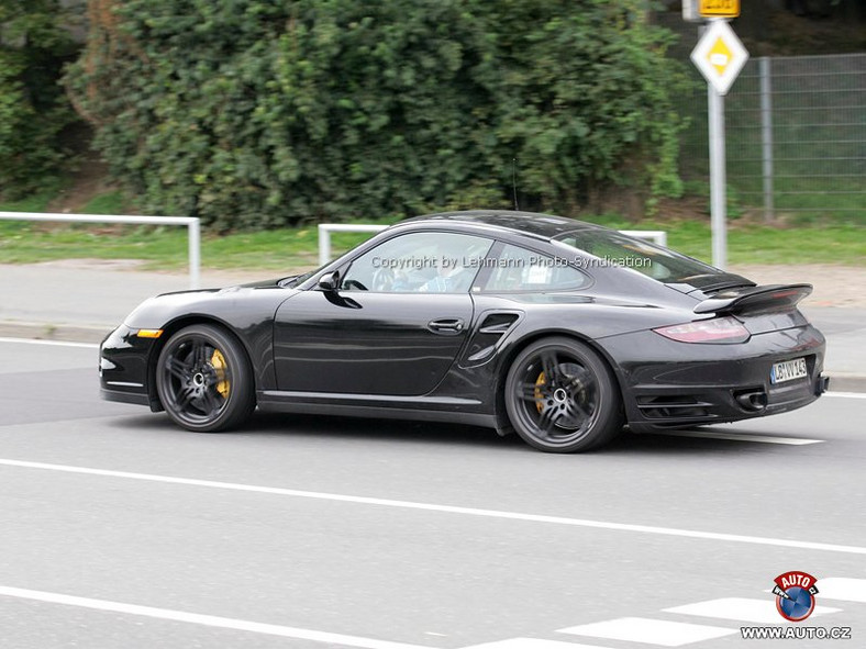 Zdjęcia szpiegowskie: Facelifting także dla Porsche 911 Turbo