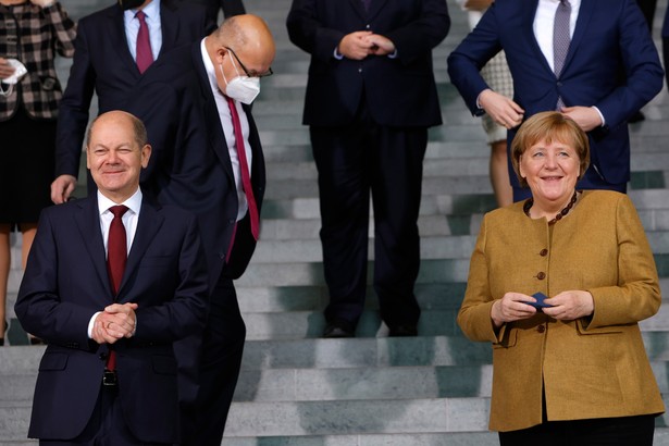 Olaf Scholz i Angela Merkel