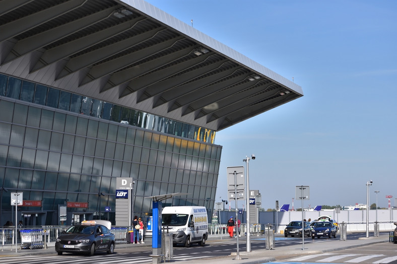 Lotnisko, Warszawa