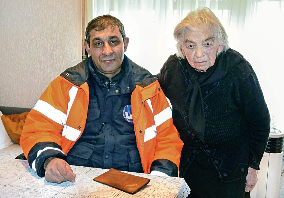 Novica Stojanovic nalazi i vraca izgubljene svari i Milanka Radovanovic