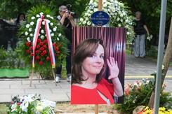 Siostra Joanny Kołaczkowskiej żegna artystkę. 'Diagnoza zatrzymała całe nasze życie'