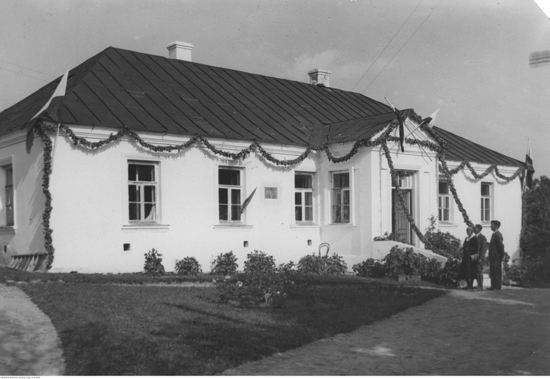 Dworek rodzinny Mickiewiczów w Nowogródku (1918 - 1939)