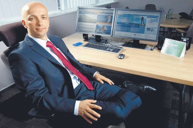 Przemysław Berendt jest czułym ojcem i amatorem triathlonu materiały prasowe