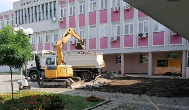 Trg u Lazarevcu - počeli radovi