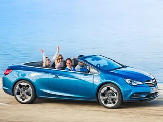 Opel Cascada blue