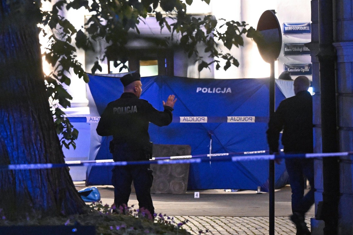 "Jest to osoba spoza Warszawy". Prokurator podał nowe informacje na temat mordercy z UW
