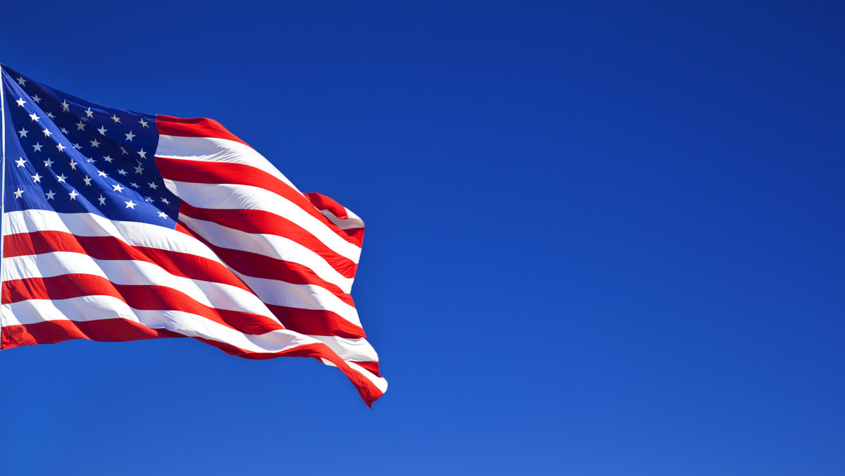 USA: Uratowała flagę przez spaleniem. Aktywistka nagrodzona przez weteranów