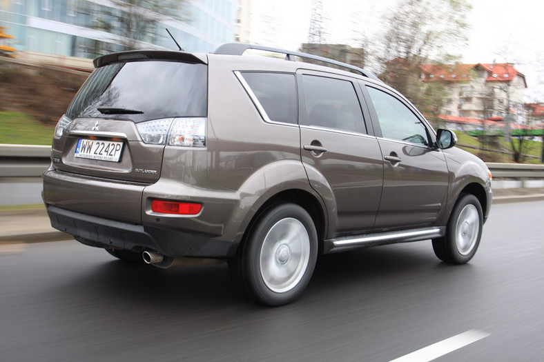 Mitsubishi Outlander CVT czy to wersja dla mieszczuchów?