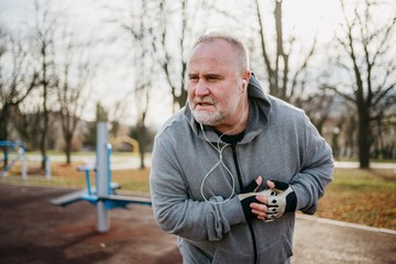 mellkasi fájdalom, szívroham, gyomorégés, szívinfarktus, szívinfarktus tünetei, mellkasi fájdalom oka