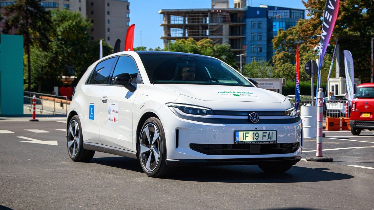 Am testat noul Volkswagen ID. Polo în traficul din București. Cât costă electrica și ce premiu a câștigat