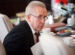 Wynajęcie matki zastępczej to handel ludźmi