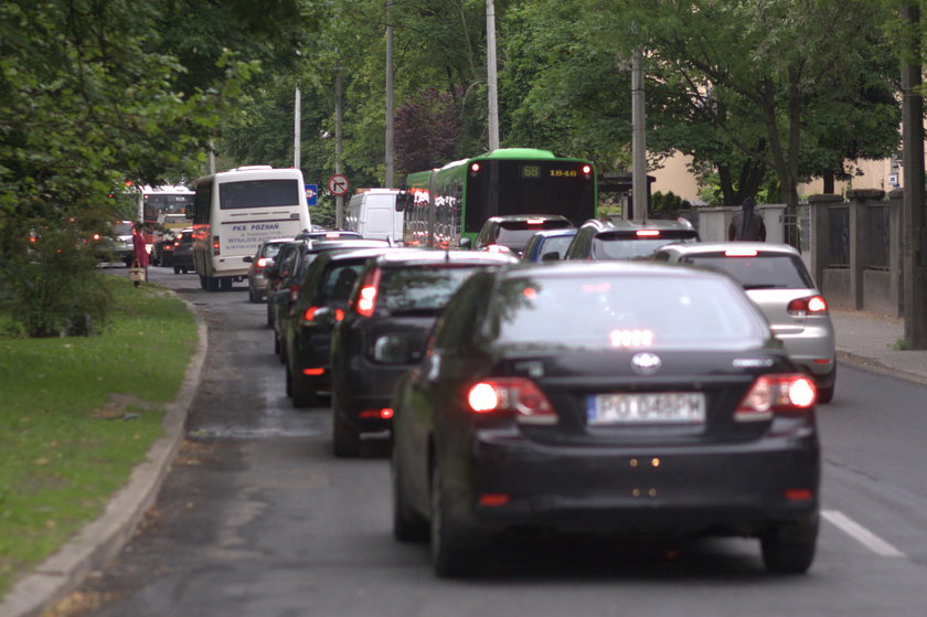 Parkingi buforowe powinny być za darmo!