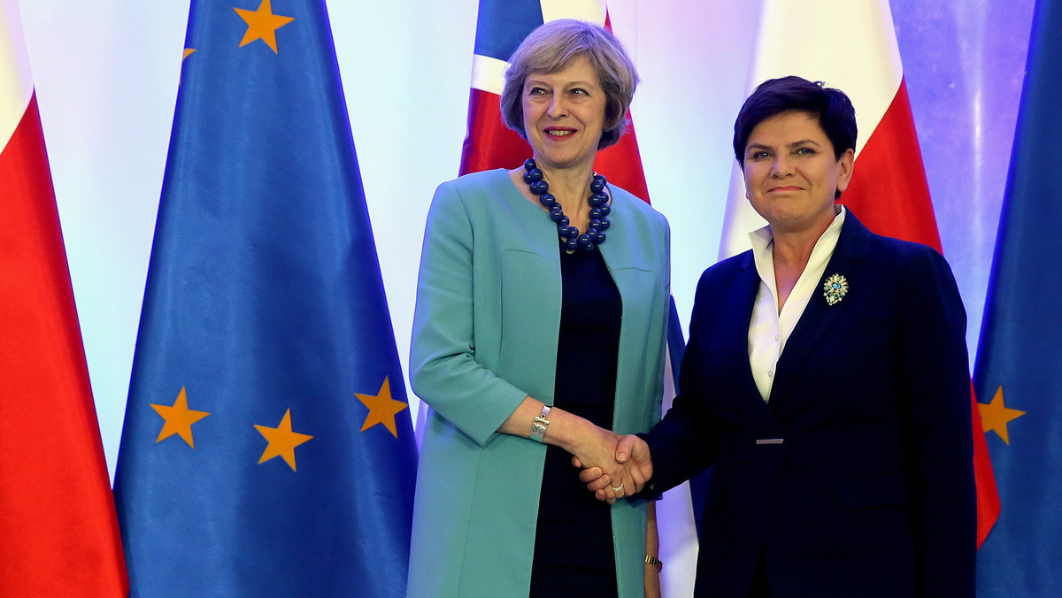 Po Brexicie sytuacja obywateli UE mieszkających na Wyspach będzie uregulowana na zasadzie wzajemności, będzie ona dokładnie taka jak Brytyjczyków mieszkających w Unii - zgodziły się dziś w Warszawie szefowe rządów Polski i Wielkiej Brytanii: Beata Szydło i Theresa May.