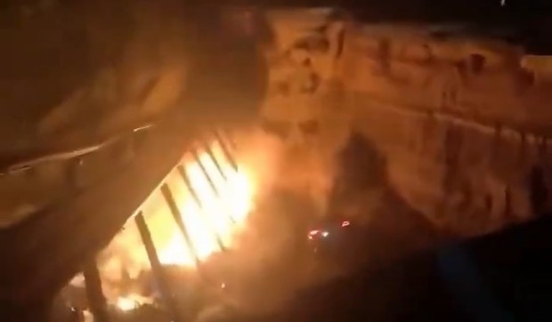 Rupa progutala automobile u Kini