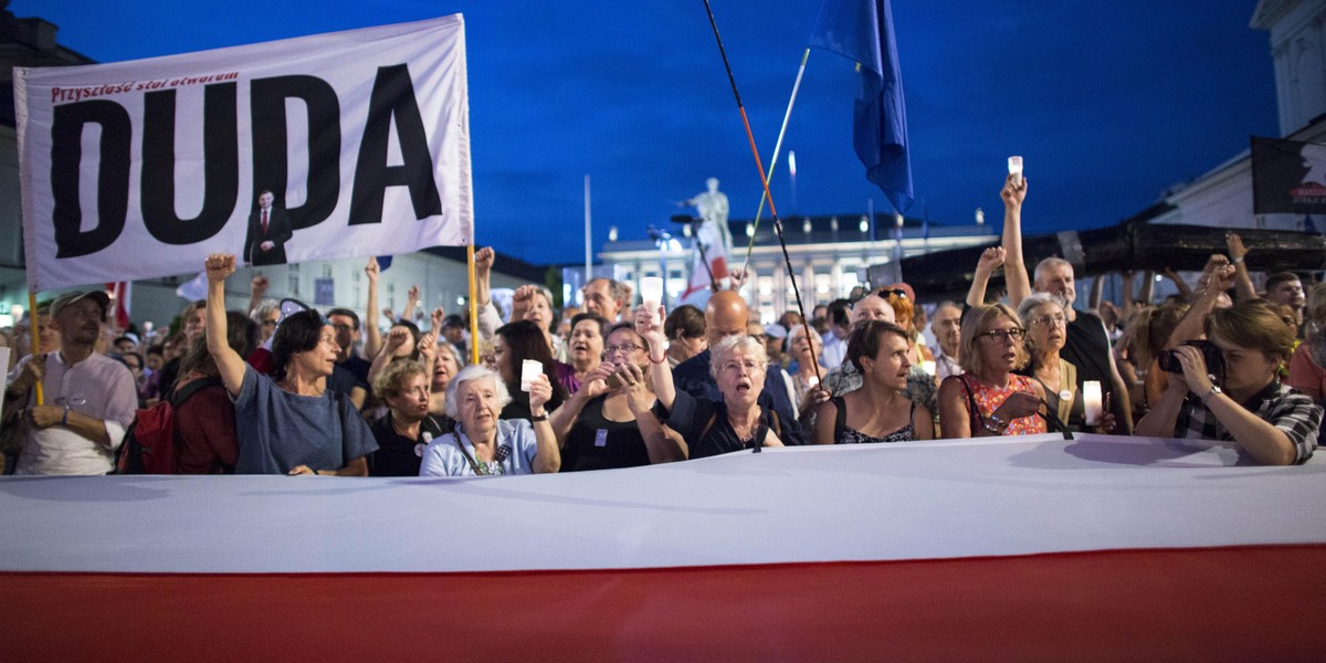 Demonstracje ws. sądów