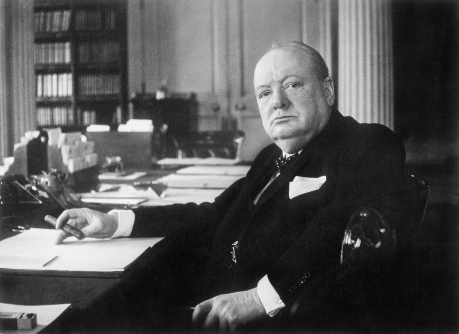 Sir Winston Churchill odebrał literacką Nagrodę Nobla w 1953 roku.