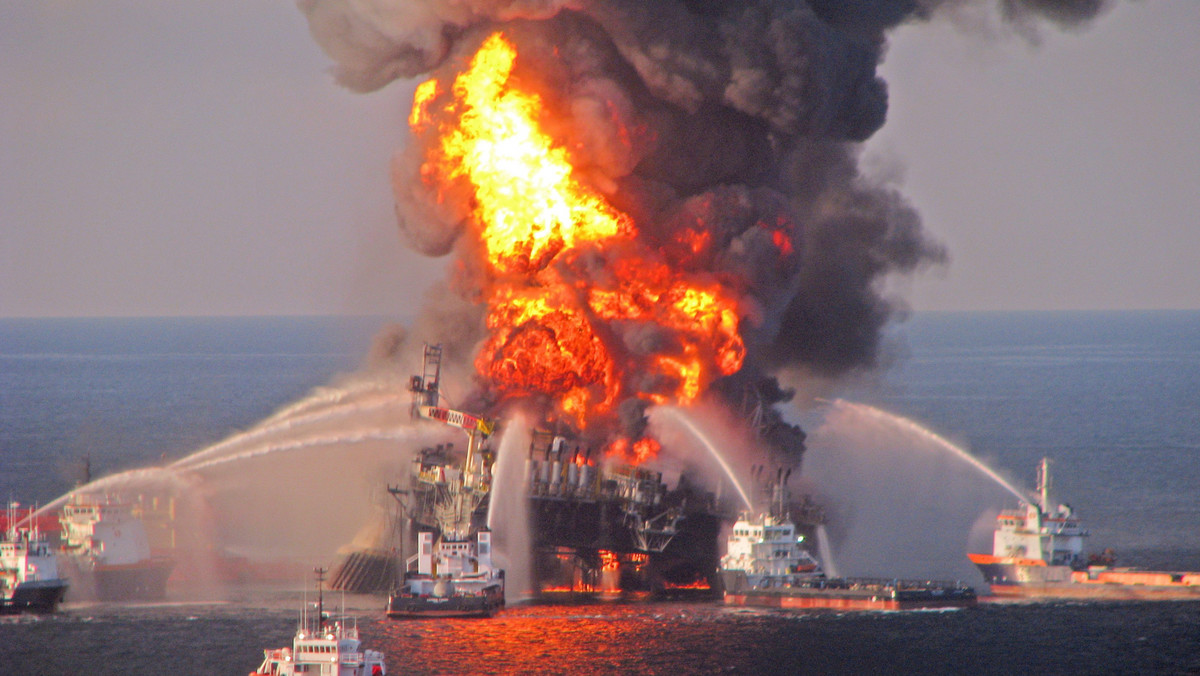 Firma BP przeznaczy 1 mld dolarów na oczyszczenie wybrzeży Zatoki Meksykańskiej. Na te tereny w wyniku zeszłorocznej katastrofy platformy wiertniczej Deepwater Horizon wyciekło prawie 5 mln baryłek ropy.