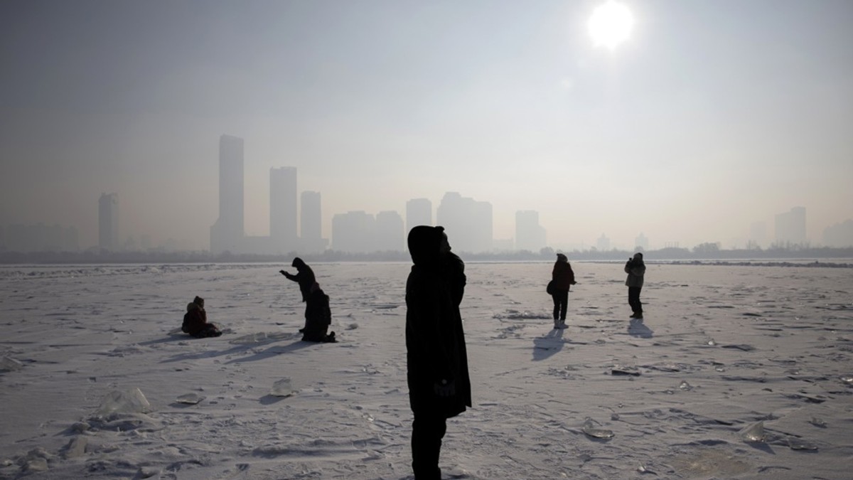 Zamrznuta reka Songhua u Harbinu, Kina, 2. januara 2025.