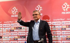 Adam Nawałka dał radość i smutek. Po Euro 2016 był bohaterem, teraz spadła na niego fala krytyki