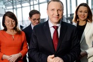 Nowo powołany prezes TVP Jacek Kurski z Anną Popek, Danutą Holecką i Przemysławem Babiarzem