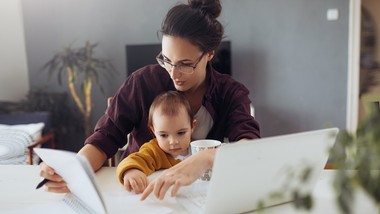 zus żąda zwrotu zasiłków od przedsiębiorczych matek