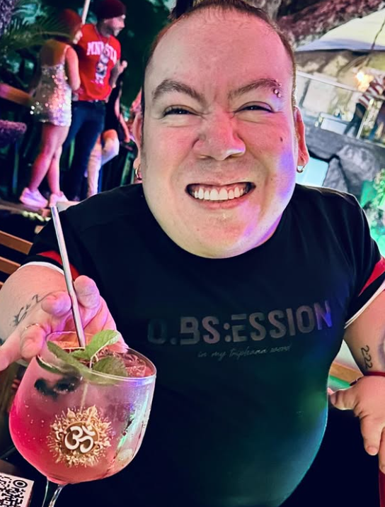 Alejo sa stal populárnym vďaka vtipným príspevkom na sociálnych sieťach.