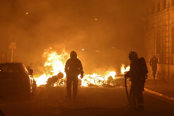 Paryż w ogniu. Masowe demonstracje