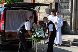 Pogrzeb 19-latki, śmiertelnie potrąconej przez autobus