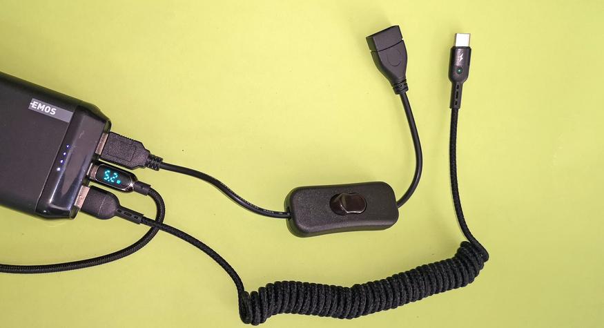 Kuriose USB-Kabel ab 4 Euro: Magnetisch, leuchtend, mit Schalter oder  Display