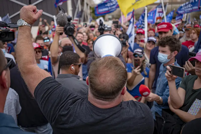 Fani Trumpa protestują w Arizonie. Twierdzą, że wybory zostały sfałszowane