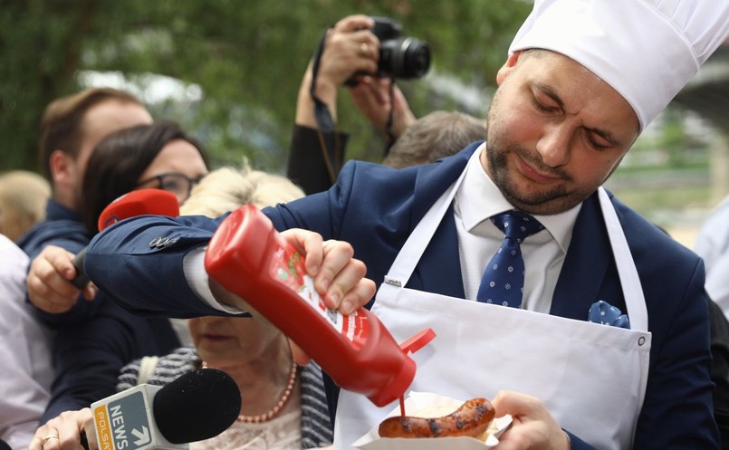 Patryk Jaki grillował z warszawiakami