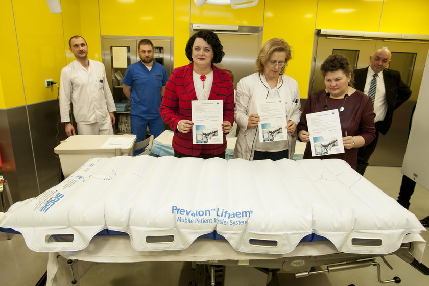 Szpital Specjalistyczny nr 2 w Bytomiu dostał materace do przenoszenia otyłych pacjentów