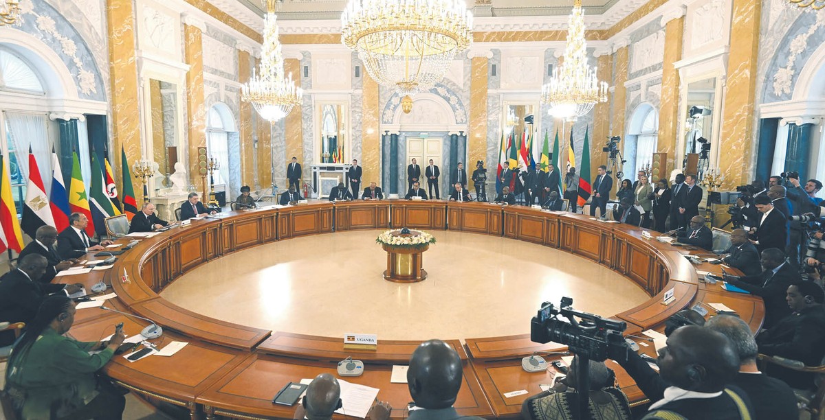 Władimir Putin spotkał się z delegacją afrykańskich przywódców i wyższych urzędników podczas Międzynarodowego Forum Ekonomicznego w Petersburgu