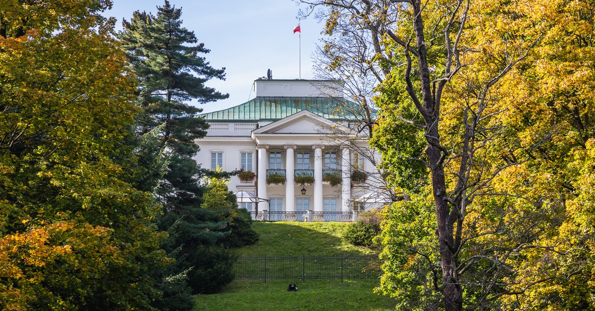 Dron nad warszawskim Belwederem! Alarm przy rządowych budynkach