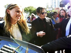 Młoda żona Johnny'ego Deppa błyszczy nawet przed sądem, a jemu... dodaje lat! FOTO