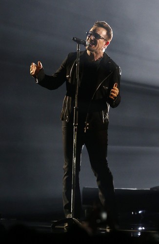Bono i U2 na MTV Europe Music Awards 2014