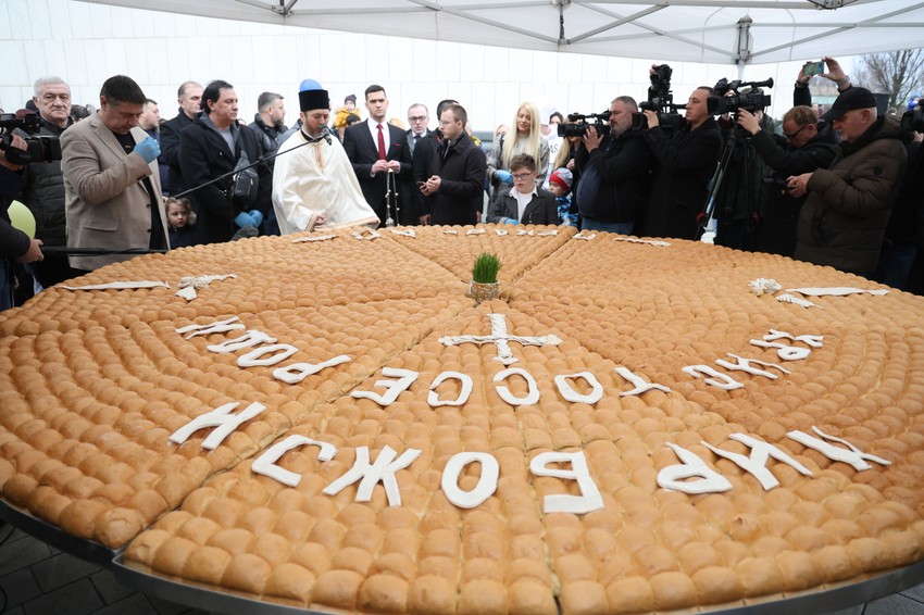 Česnica ispred Hrama 