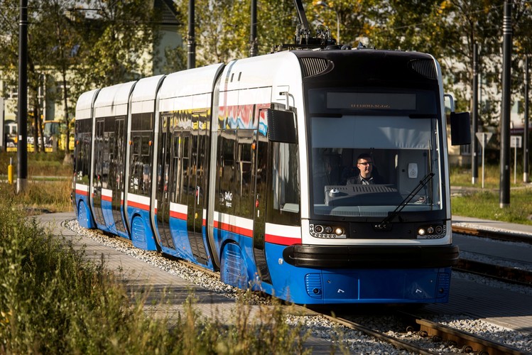 Nowe Swingi to pierwsze nowe tramwaje w Bydgoszczy od wielu lat. Obecnie Miejskie Zakłady Komunikacyjne dysponują taborem, którego  średnia wieku wynosi 29 lat.<br><br> (tż/zuz) PAP/Tytus Żmijewski