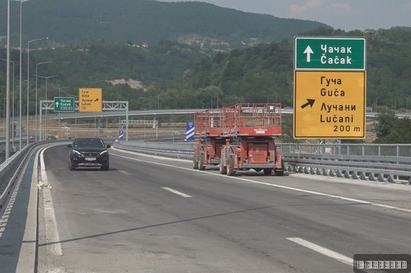 U OVOM DELU SRBIJE SAOBRAĆAJ JE POTPUNO OBUSTAVLJEN Nadležni poslali hitan apel: "Pratite uputstva sa terena"