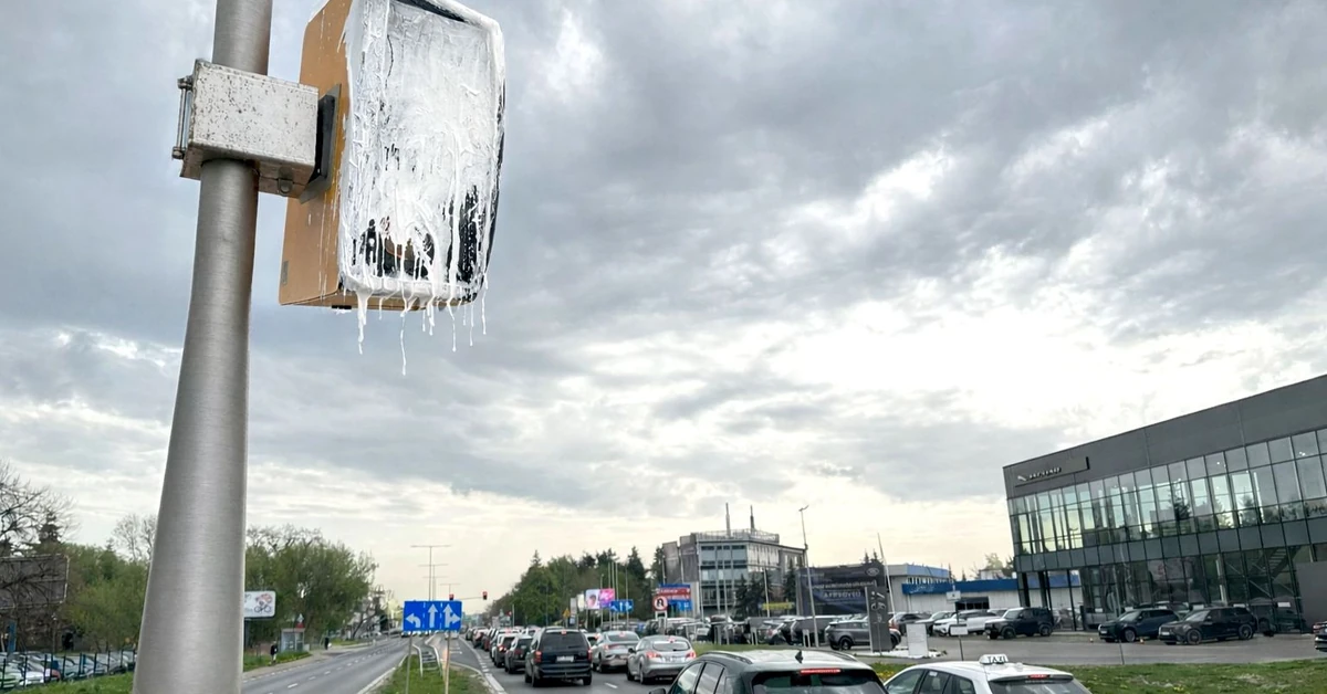 Fotoradar rekordzista zniszczony. Konkolewski: Mam przykrą wiadomość dla sprawcy