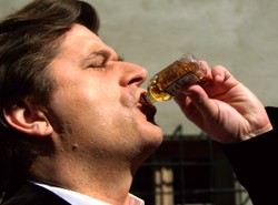 Palikot ukarany za wypicie "małpki"