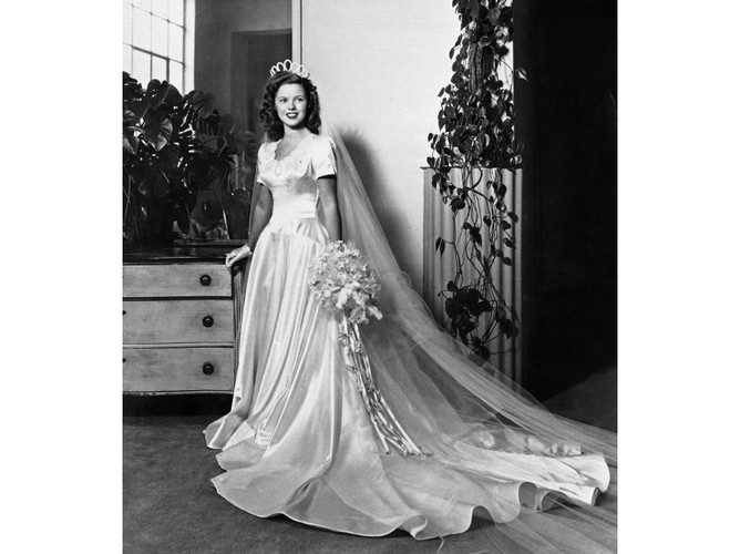 Najsłynniejsze suknie ślubne wszech czasów - Shirley Temple, ślub z Johnem Agarem.