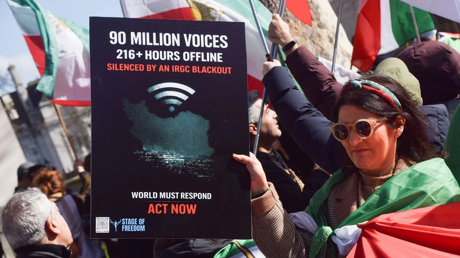 Demonstranti u Londonu podržavaju zahteve za neograničen pristup internetu u Iranu | Foto: SOPA Images/LightRocket via Getty Images