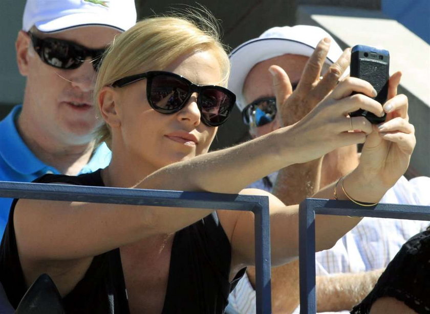 Charlize Theron uwielbia tenisistów