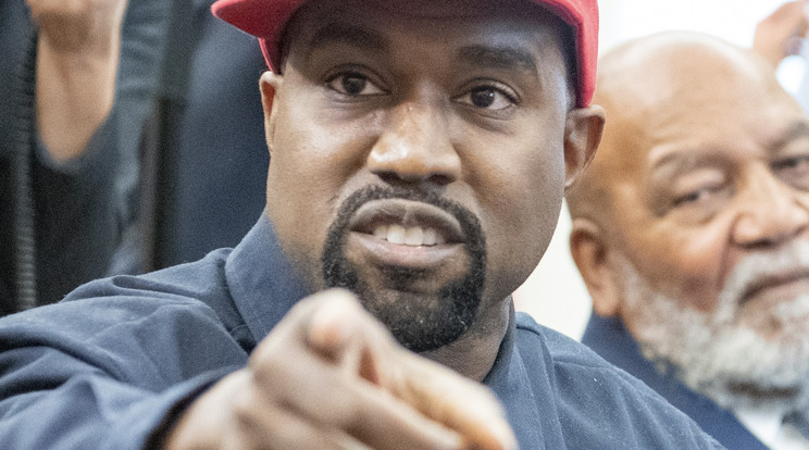 Kanye West szinte teljesen meztelen feleségét mutogatja a neten / Fotó: Northfoto